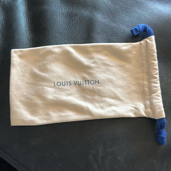 Louis Vuitton Black Sunglasses with Gold Accents - Picture 7 of 9